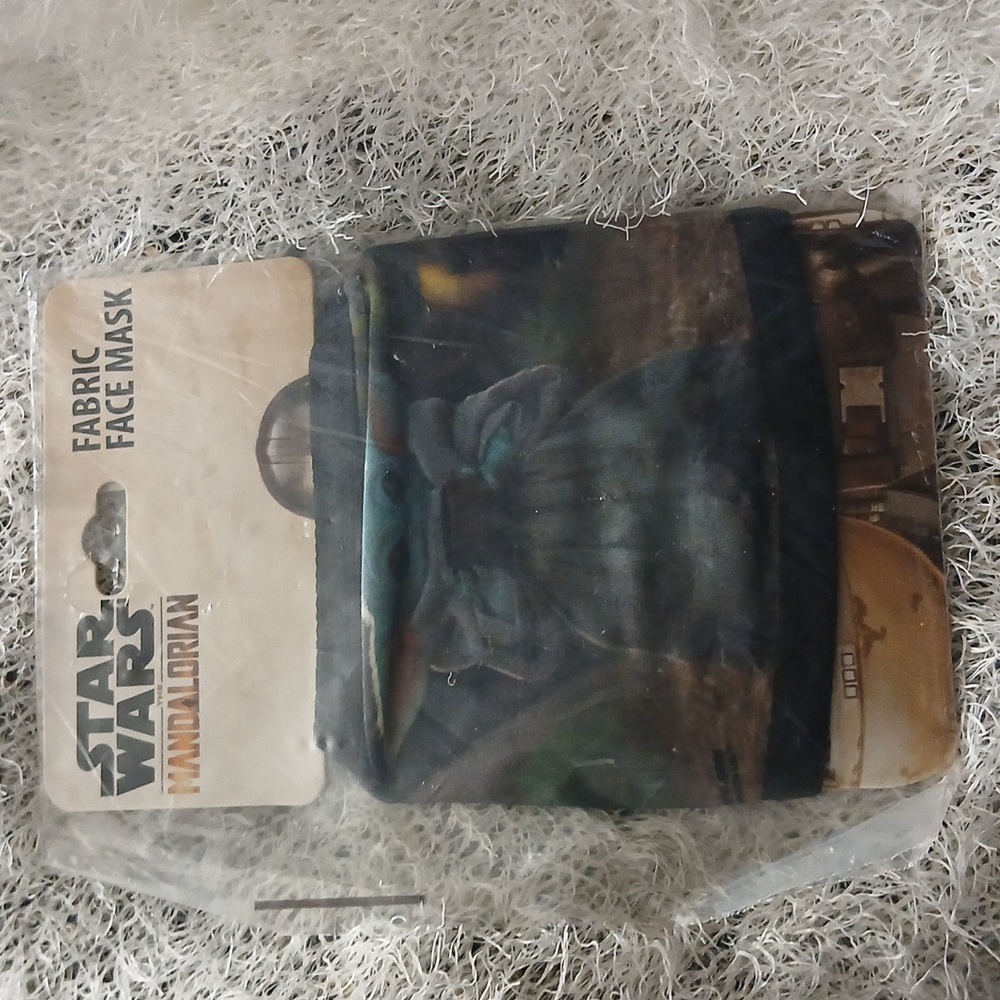 Star Wars Kids The Mandalorian Fabric Mask nwt
